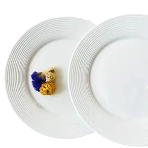 Eleganti piatti in ceramica bianca da 8 pollici con bordo zigrinato per bistecca