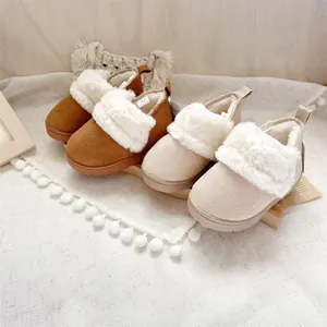 Warme Winterstiefel für Kleinkinder mit dickem Kunstpelzbesatz, in Braun und Beige