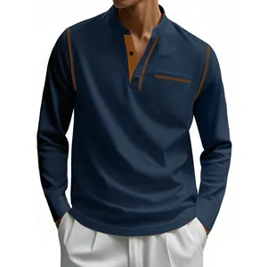 Détail du t-shirt Henley à manches longues pour homme avec coutures contrastées