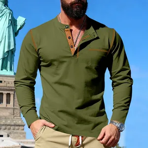 T-shirt Henley à manches longues pour homme, vert olive avec patte contrastée.