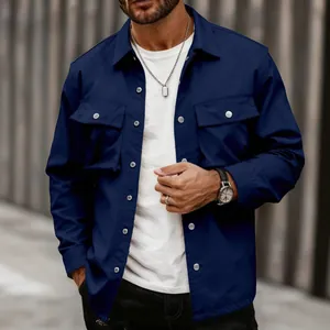 Veste utilitaire bleu marine pour homme avec poches multiples et style décontracté