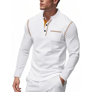 Gros plan d'un t-shirt Henley blanc à manches longues pour hommes avec coutures contrastées