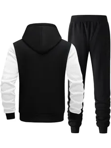 Achteraanzicht van zwart-wit tweekleurig trainingspak voor heren met hoodie en broek