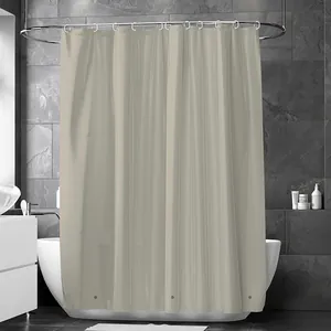Beige waterdichte douchegordijn detail in moderne badkamer, verdikt PEVA materiaal.
