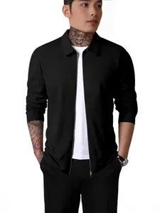 Veste noire cintrée pour homme avec texture gaufrée et fermeture éclair élégante