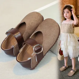 Elegante bruine suède Mary Jane schoenen voor meisjes met metalen gesp voor de herfst