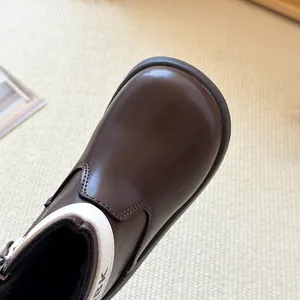 Bottes Martin d'hiver marron rétro pour enfants avec doublure en polaire et détail RBK