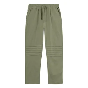 Vue détaillée du pantalon décontracté en lin pour hommes avec genoux plissés