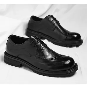 Chaussures Derby de ville noires pour hommes avec bout rond et semelle en gomme