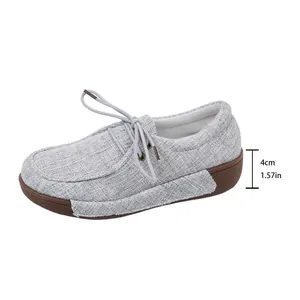 Mocasines con cordones gris texturizado para mujer con plataforma de 4 cm de alto