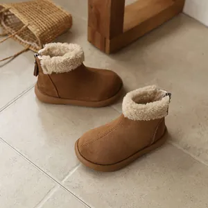 Stivaletti retrò in pelle scamosciata marrone per bambini con calda fodera in pile