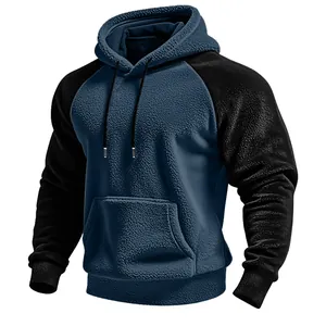 Detailansicht Herren-Fleece-Hoodie in Marineblau und Schwarz mit Raglanärmeln und Tasche