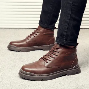 Bottes de travail classiques en cuir marron pour hommes avec lacets et style décontracté