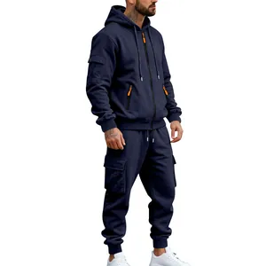 Marineblauw fleece trainingspak voor heren met stijlvolle oranje ritsen en cargozakken
