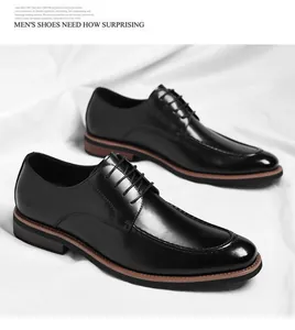 Primer plano de zapatos Derby de cuero negro estilo británico para hombres de negocios