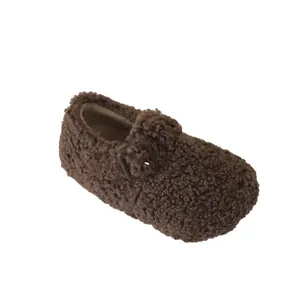 Sabots en polaire marron pelucheux avec boucle pour chaleur et confort