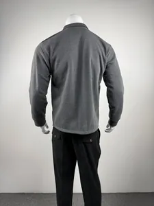 Vue arrière détaillée de la veste polaire rétro américaine pour homme en gris foncé