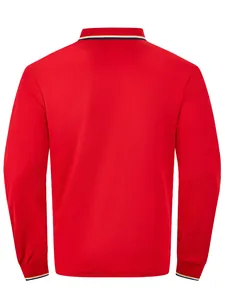 Vue arrière professionnelle d'un polo rouge à manches longues pour homme avec col