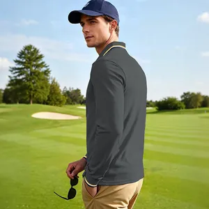 Vue latérale d'un polo de golf gris à manches longues pour hommes avec col rayé.