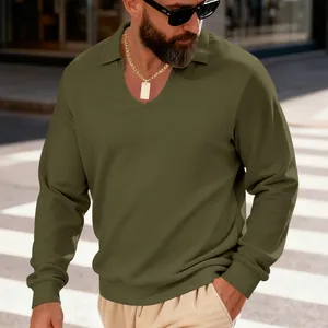 Polo à manches longues pour hommes en maille gaufrée épaisse de couleur vert armée urbain.