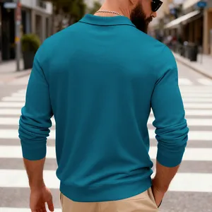 Vue arrière détaillée d'un polo à manches longues en maille gaufrée pour homme