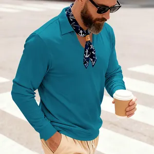 Vue détaillée de la texture en maille gaufrée sarcelle de ce polo à manches longues pour hommes