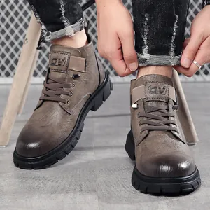Bottines Martin pour hommes en marron grisâtre vintage avec semelles en caoutchouc épais