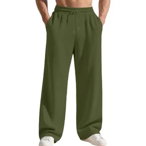 Pantaloni da uomo verde oliva a coste con coulisse per uno stile casual rilassato