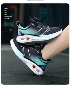 Vista detallada de zapatillas de running para niños con cierre giratorio y malla de aire