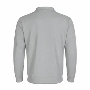 Vue arrière détaillée d'une veste en maille grise ajustée pour homme pour l'automne