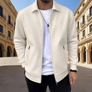 Veste décontractée beige ajustée pour homme en maille gaufrée avec fermeture éclair frontale.