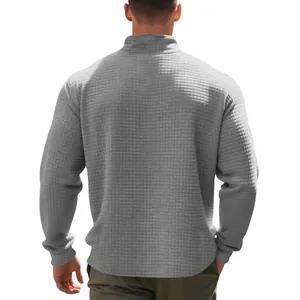 Vista posteriore dettagliata della felpa da uomo grigia in maglia a nido d'ape, vestibilità ampia