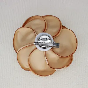Retro di un fiore in tessuto da 12cm con spilla in metallo e fermaglio per capelli