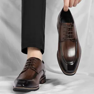 Chaussures Derby classiques en cuir marron pour tenue de cérémonie ou mariage pour hommes