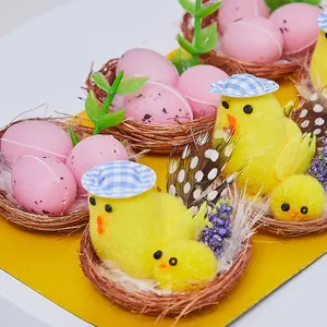 Décorations de Pâques créatives avec poussins jaunes et nids pour le bricolage maison