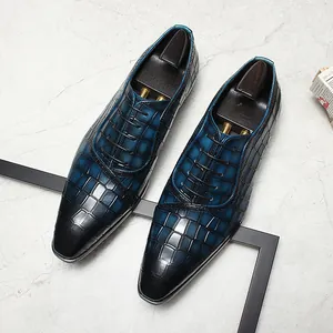 Chaussures Derby en cuir embossé dégradé bleu et noir pour hommes à bout pointu