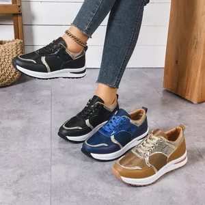 Baskets à plateforme élégantes pour femmes avec semelles épaisses et design à lacets mixtes.