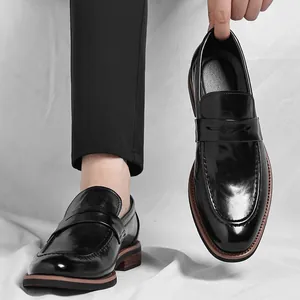 Mocasines negros clásicos para hombre de estilo británico, zapatos de cuero.