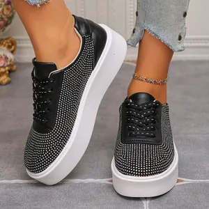 Mocassins à plateforme noirs pour femmes avec strass et semelles blanches épaisses compensées