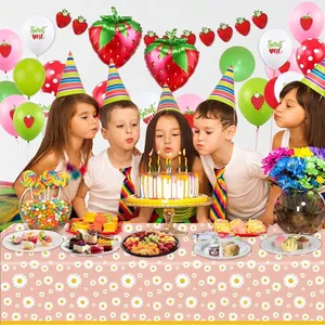 Einweg-Tischdecke und Deko-Set mit Gänseblümchen und Erdbeeren für Kinderpartys