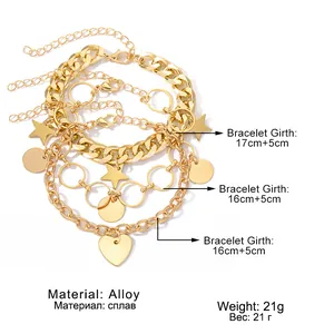 Set de pulseras multicapa vintage en tono dorado con dijes de estrella y corazón