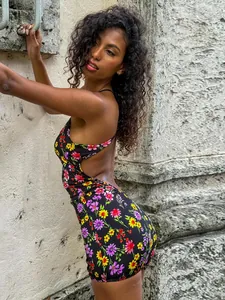 Sexyes rückenfreies Minikleid mit Neckholder und buntem Blumenmuster für Damen