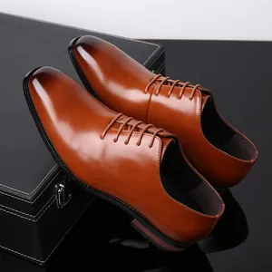 Chaussures de ville élégantes marron à bout pointu pour hommes pour les occasions formelles
