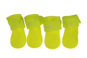 Set di 4 scarpe impermeabili in silicone per cani stivali da pioggia antiscivolo giallo