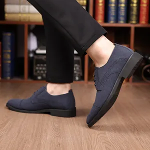 Blaue Wildleder-Business-Freizeitschuhe für Herren mit Brogue-Details und dicker Sohle