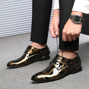Chaussures d'affaires pour hommes à bout pointu avec motif floral bronze brillant et lacets