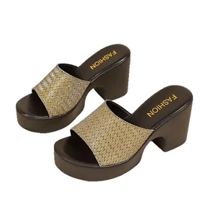 Elegante Damen Sandaletten mit goldenem Glitzer, Blockabsatz und Plateau-Sohle