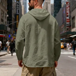 Vue arrière d'un sweat à capuche en lin pour homme, vert sauge, style urbain décontracté