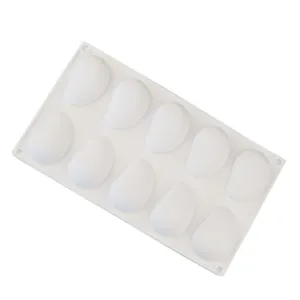 Vista dettagliata di uno stampo in silicone bianco per mousse a 10 cavità a mango