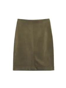 Mini-jupe élégante en daim synthétique vert olive avec couture et design minimaliste.